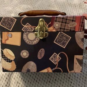Cute Vintage box with mirror and matching notepad